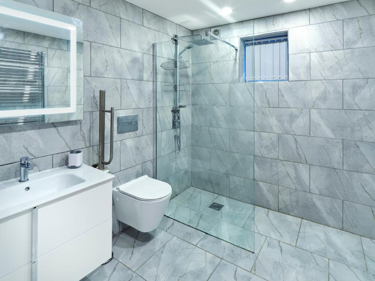 White Watch Apartment Lochaline Ngoại thất bức ảnh